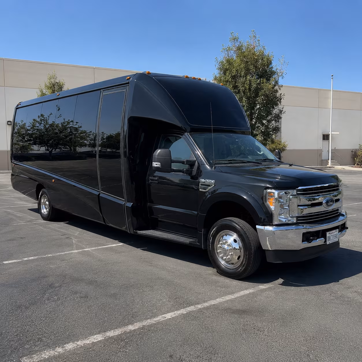Cape Coral Birthday, Sweet 16, & Quinceañera Transportation party bus exterior
