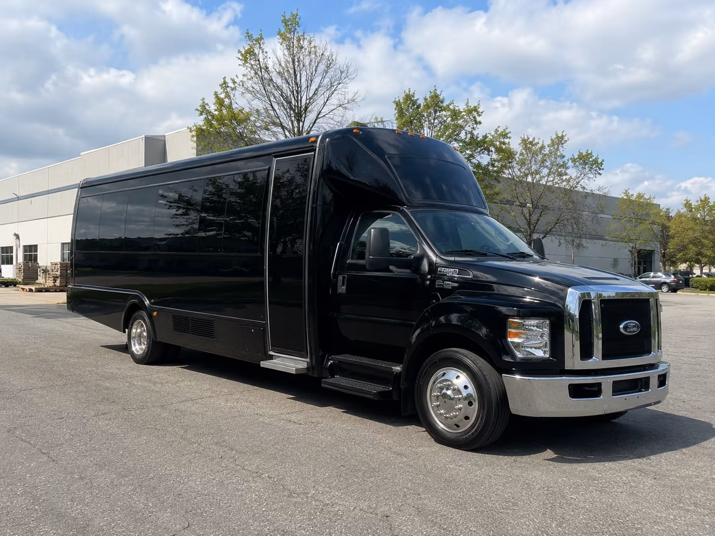 Cape Coral Birthday, Sweet 16, & Quinceañera Transportation party bus exterior