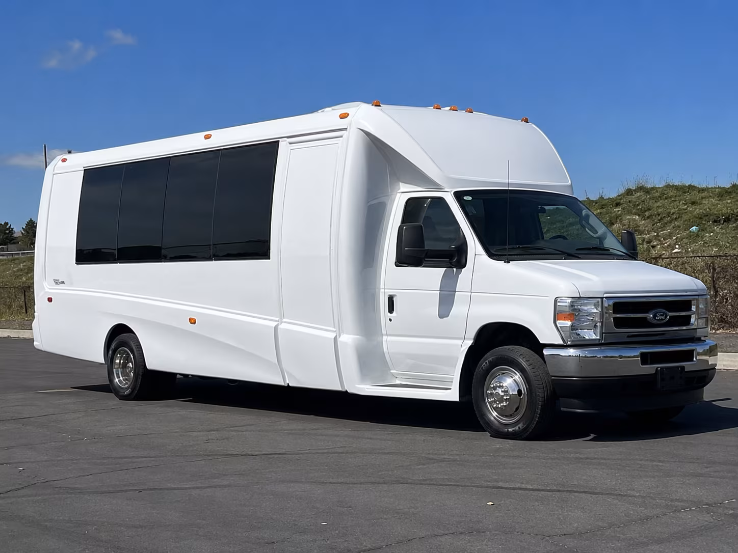 Cape Coral Birthday, Sweet 16, & Quinceañera Transportation onboard seating