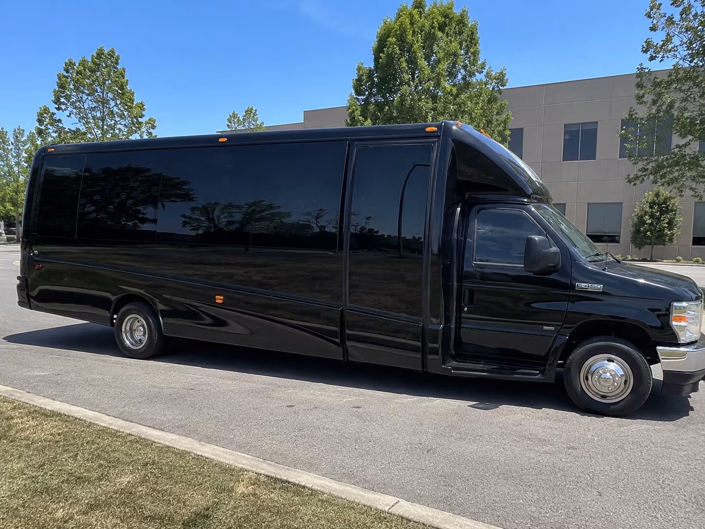Cape Coral Winery Tour & Pub Crawl Transportation